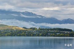 订婚后过年去女方家送什么礼物？